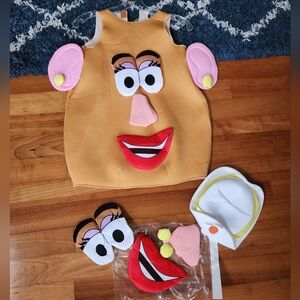 Adorable! Mrs. Potato head costume